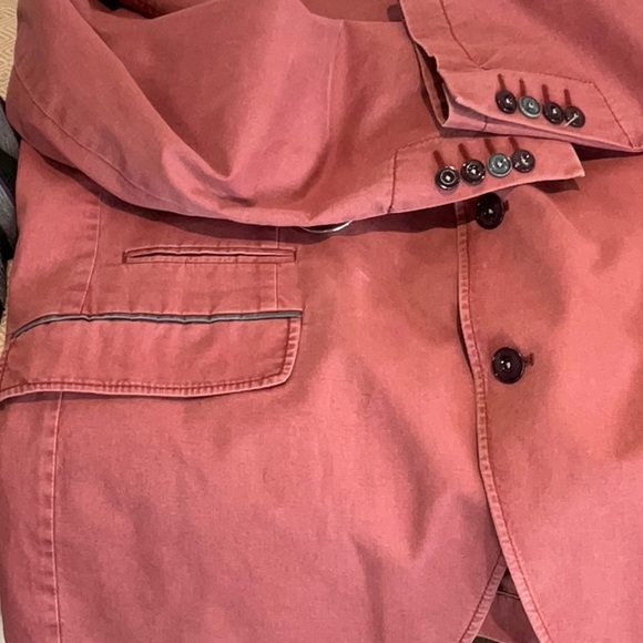 Men’s casual sports jacket. Brand is Pierre Cardin. Size 44S
label says GR 28 - Picture 6 of 9